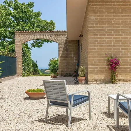 Dell'arco - Sea View, Private Pool & Airco וילה